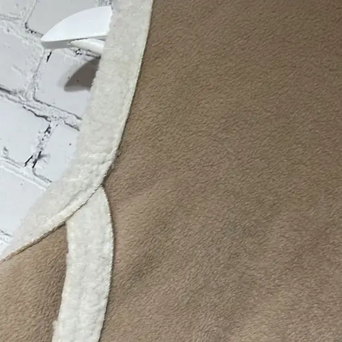 British Khaki Tan & Cream Sherpa Button Vest Medium