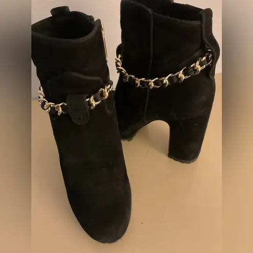 Karl Lagerfeld women black Suede platform lark with Gold Chain boots size 7.5
