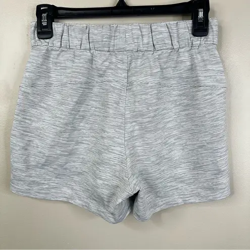 Lululemon  On The Fly Shorts 2.5" Womens 4 in Wee Are From Space W7AT0S - Image 5