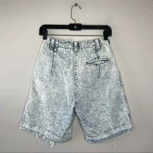 TARAZZIA SPORT Vintage Grunge High Waisted Pleated Acid Washed Denim Jean Shorts Blue Size 6