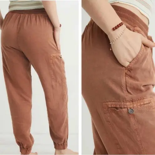 Aerie  Women’s Sz L Terra Cotta Essential Cargo Joggers