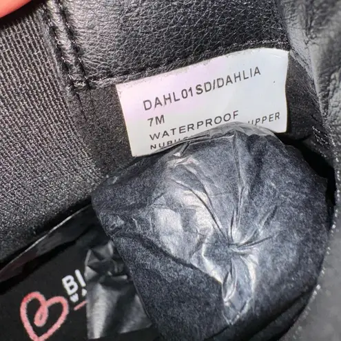 Blondo Dahlia Waterproof Bootie casual classic winter fall outdoor comfy style