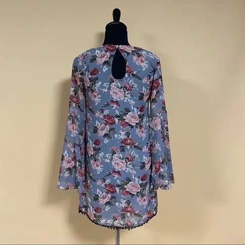 Dee Elle 🛍️ Floral Rose Gray Long Bell Sleeve Mini Sheath Dress Size XS