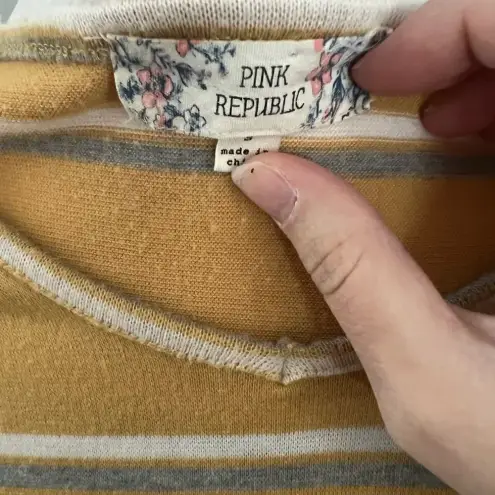 Pink Rose  striped long sleeve shirt‎