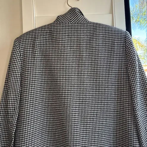 Sag Harbor Vintage Houndstooth Blazer with Velvet Collar size 8P