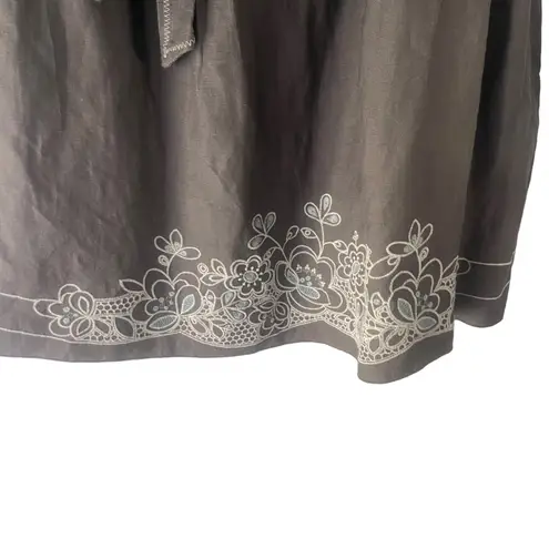 Metro Wear Women's Size Large Grey Embroidered Tie Above Knee Skirt Gray
