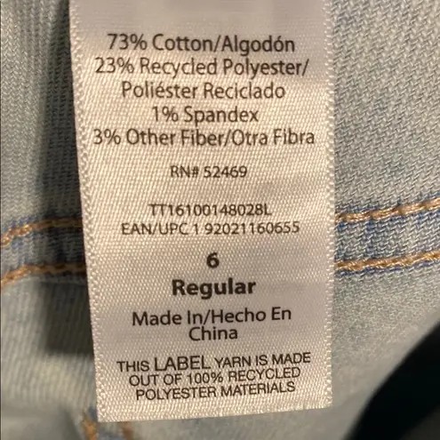 Time and Tru High Rise Mom Regular Light Blue Women's Jeans size 6