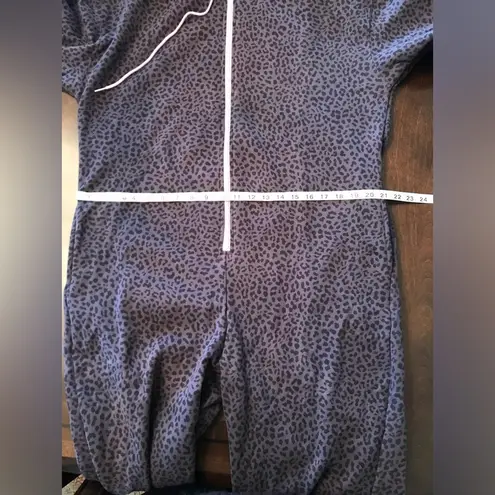 Fabletics NWT!  Forever Fleece Hooded Onesie Pewter Two Tone Leopard/Orchid Sz XL thumbnail 10