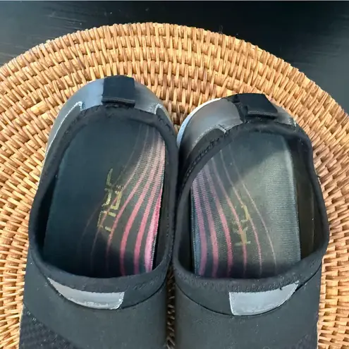 Kuru sneakers women’s size 10 Black