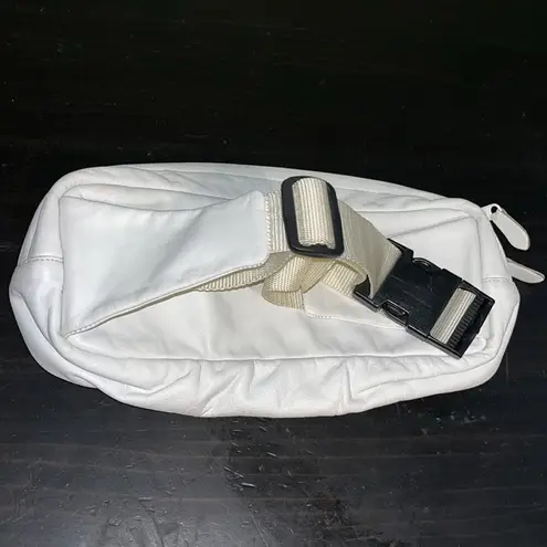 Vintage hip bag unisex leather Fanny pack • waist bag • adjustable strap • vacay