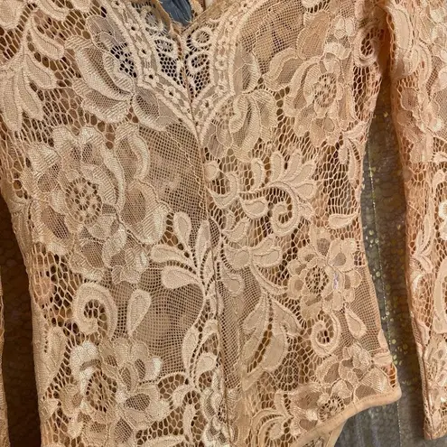 Parisian Peach Full Lace Long Sleeve V Neck Bodysuit Size 2 NWT