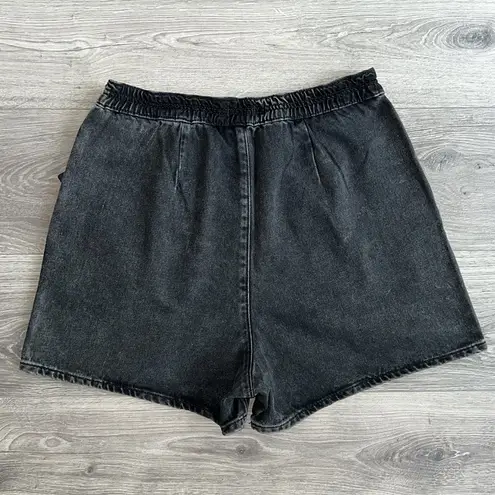 EXPRESS NWT  Super High Waisted Tailored Denim Shorts Faded Black Wash Medium