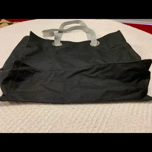 WYNN Las Vegas hotel black signature tote