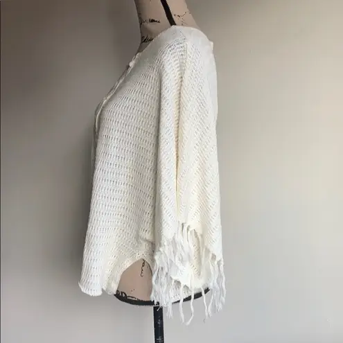 Velvet by Graham & Spencer ivory shawl sweater Size undefined