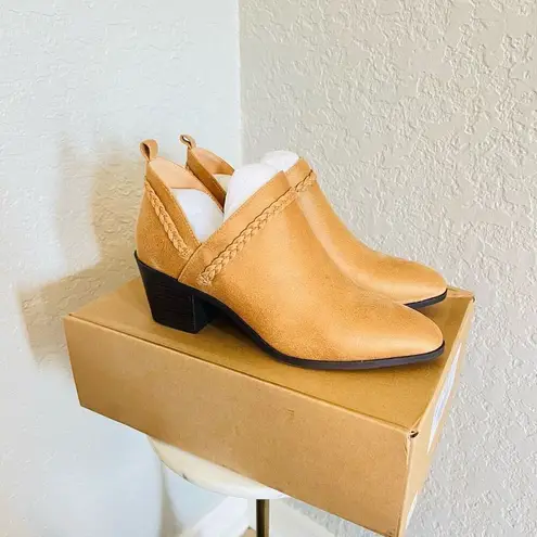 Journee Collection Sophie Braided Strap Bootie, Block Heel, Tan, Size 11, NWT