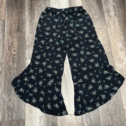 Chelsea & Violet Cheslea & Violet Blue Floral Resort Breeze Ruffled Wide Leg Pants