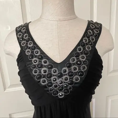 Soprano  Black sleeveless dress with embellished V neck