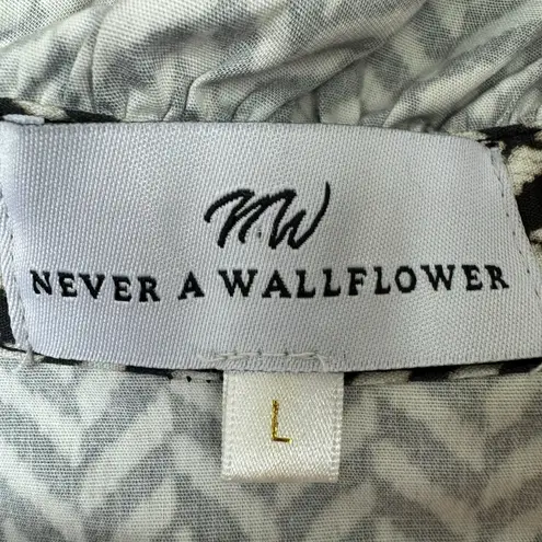 $288 Never A Wallflower Women's Size L Vicki Short Sleeve Dress Desert Chevron‎ Black Size L