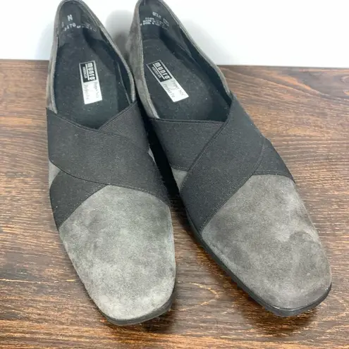 Munro American Suede Low Wedge Shoe Size 8 Narrow