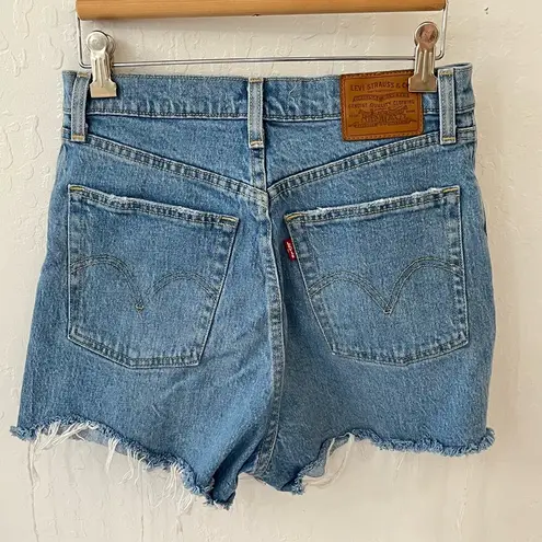 Levi's Premium Denim Ribcage High Waisted Cut Off Distressed Shorts Size 28