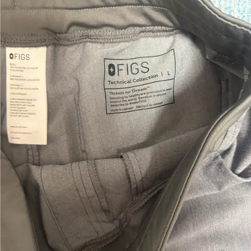 FIGS  High Waisted Uman Relaxed Jogger Scrub Pants in Size Large