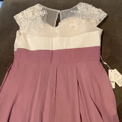 Women’s Ivory Lace Top Chiffon V