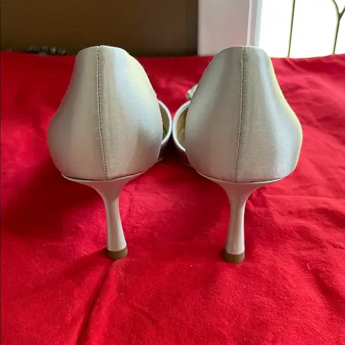 Badgley Mischka NEW Heels with Crystal Embellishments size 7