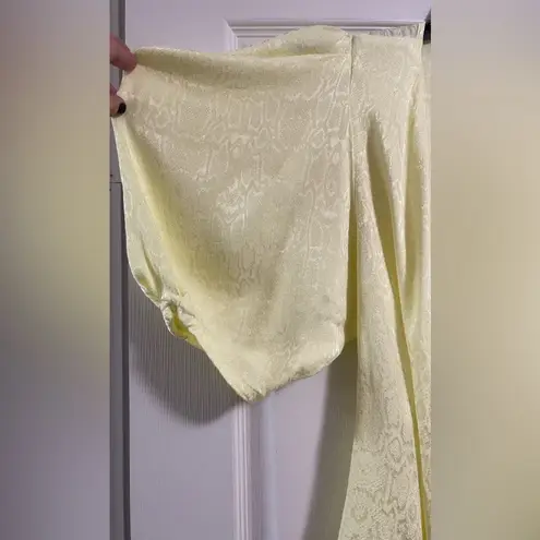 Krisa Women’s Puff Sleeve Wrap Top Daisy in Yellow color Size L