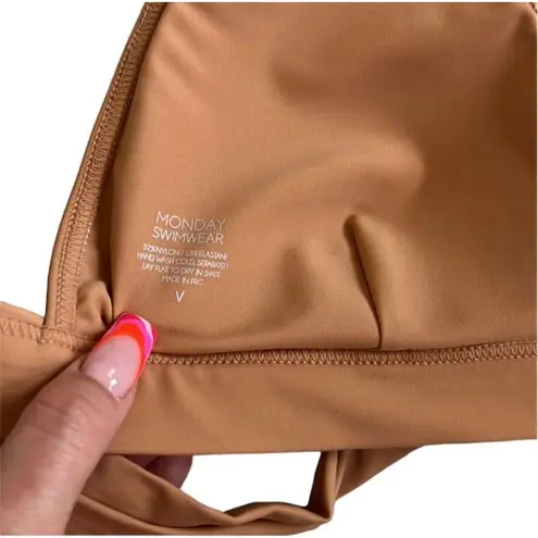 ✨Monday Swimwear Somerset Top✨ Tan Size XL