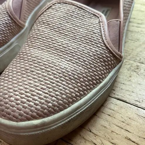 Simply Vera Vera Wang Textured Pink Slip Ons Size 9