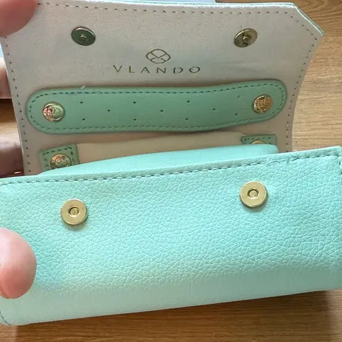 NEW Vlando Mint Green Leather Jewelry Holder