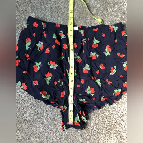 Sunday Best Aritzia Strawberry Shorts in Navy Blue and Red Floral Size Medium