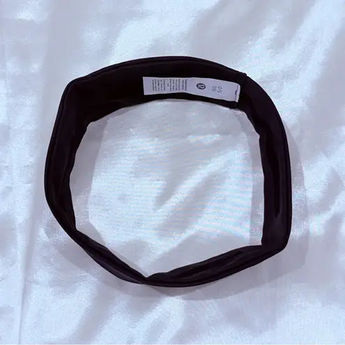 Lululemon  Womens Luxtreme Training Headband Thin Black Grippy Athletic Sporty
