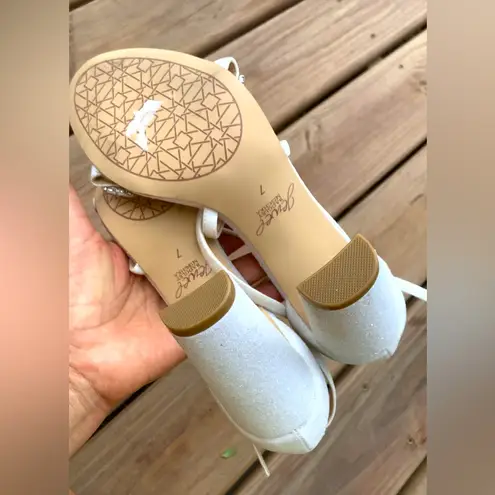 Badgley Mischka Dressy embellished sandals 💖