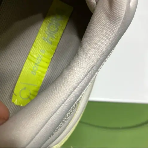 Hoka one one Blondi 8 Nimbus Cloud sneakers size 8.5 B