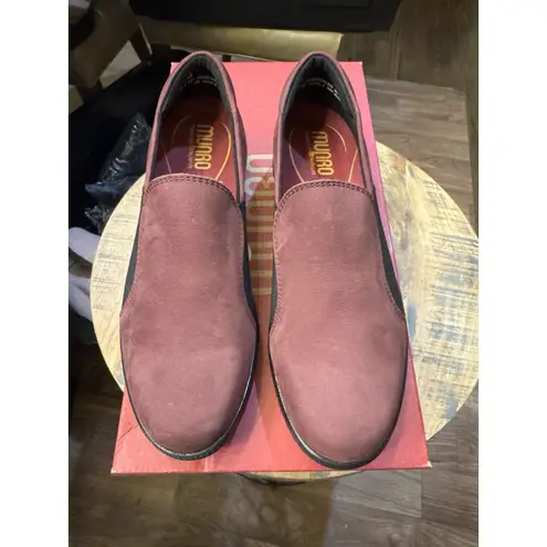 Munro Clay Slip On Sneaker Size 6 M Burgundy Leather Cushioned Shoes Loafer
