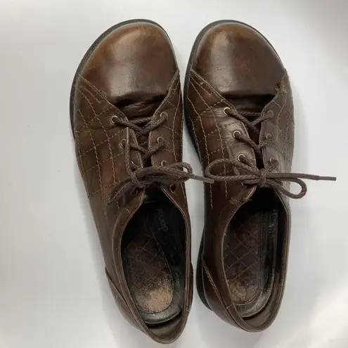 Dansko brown leather lace up shoes size 41