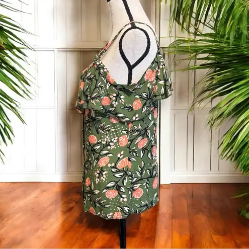 Red Leaf Green Floral Ruffle Button