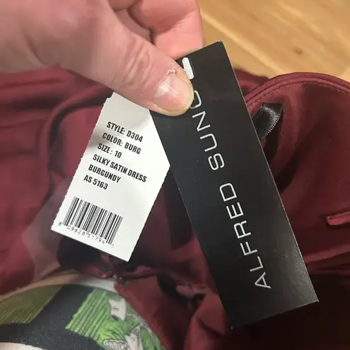 Alfred Sung Red Strapless Tiered Gown NWT Size 10 Style D304