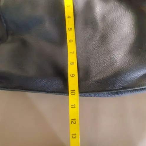 The Sak Huntley Leather Tote Black Tote Bag Tassel Accent Beige Interior Lining