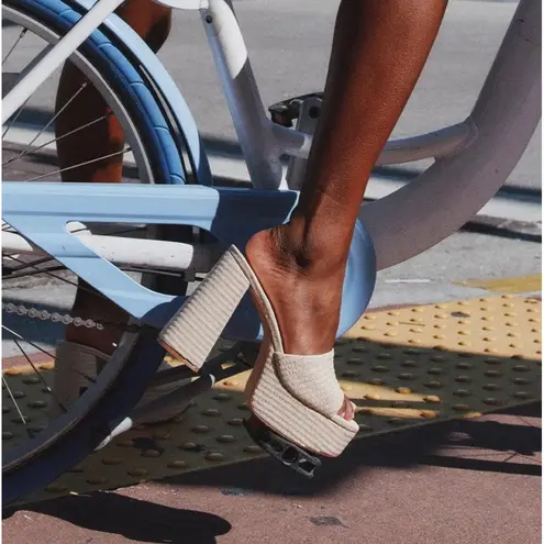 Larroude The Dolly Platform Mule In Natural Raffia SIZE 11 NEW Tan