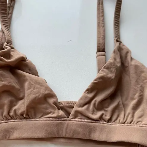 SKIMS  Wear Everyone Fits Everyone Nude Triangle Ochre Bra Bralette Size XXS