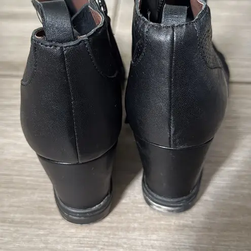 Linea Paola Leather wedge sneakers womens booties 8.5 black