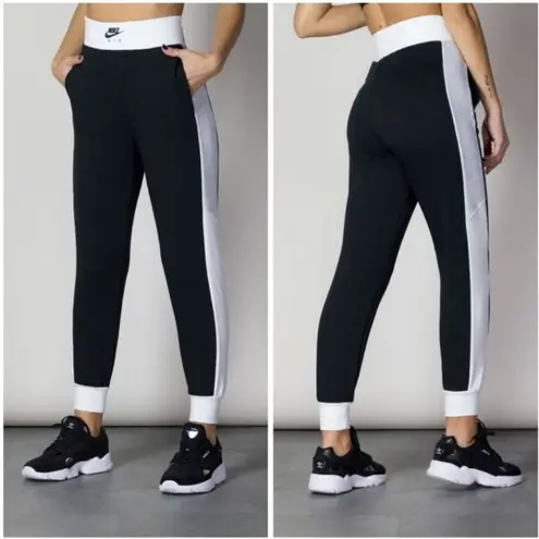 Nike NWT Women's  Air Sportswear Black Pants Joggers Medium Large MSRP C19