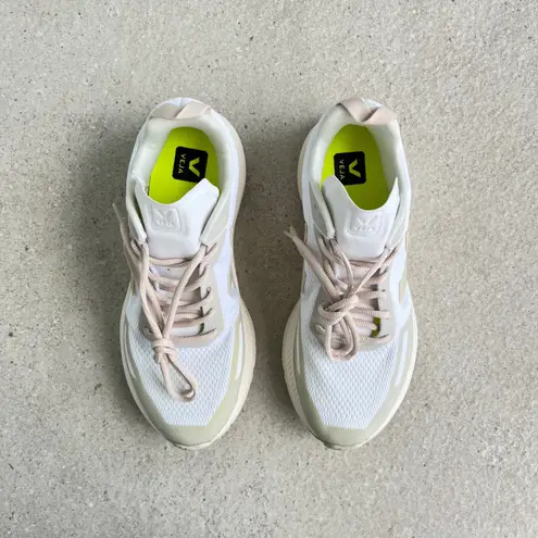 VEJA Impala Sneaker in Eggshell Pierre