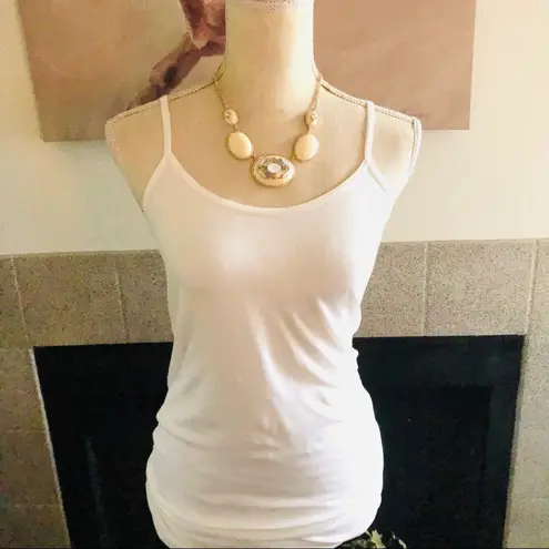 Classy elegant graduated cream faceted stone accent necklace