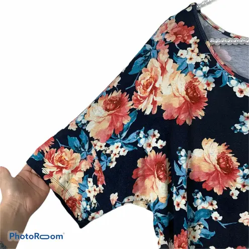 Liberty Love navy floral top size 2XL short sleeve