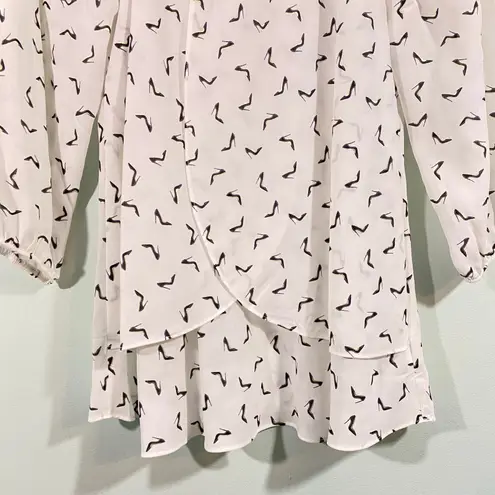 Roz & Ali Women White Stilettos Heels Graphics Quarter Sleeve Blouse Size M