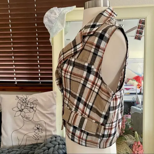 Boutique NEW ‘Posh In Plaid’ Vest