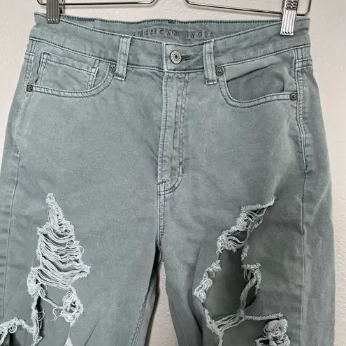 American Eagle distressed ripped mom jeans size 6 short